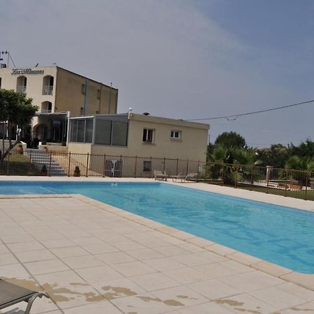Les Mimosas Hotel Lunel  Buitenkant foto