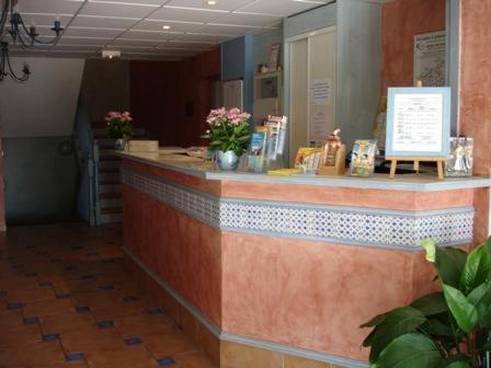 Les Mimosas Hotel Lunel  Buitenkant foto