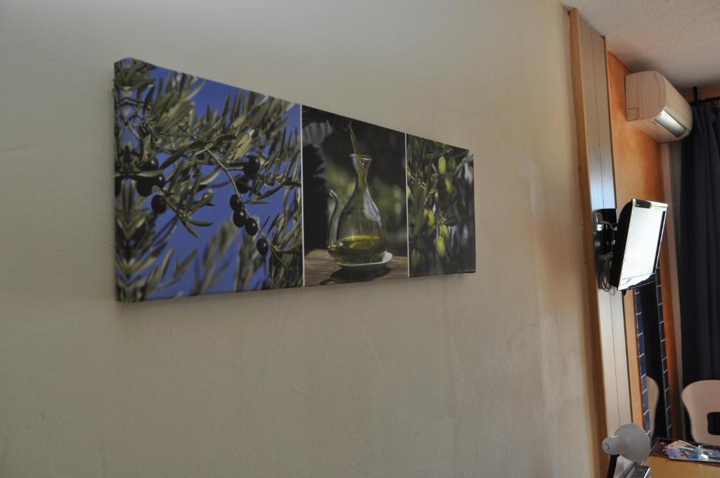 Les Mimosas Hotel Lunel  Kamer foto