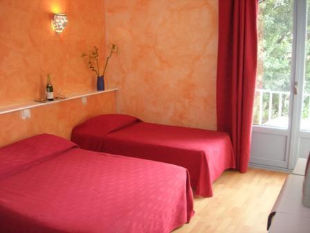 Les Mimosas Hotel Lunel  Kamer foto