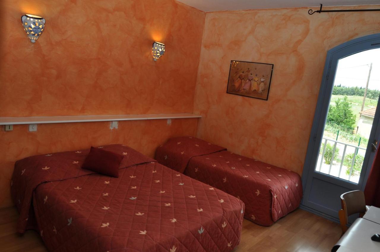 Les Mimosas Hotel Lunel  Kamer foto